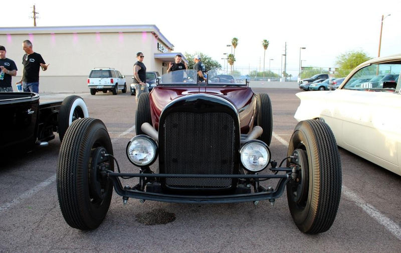 Illustration for article titled American Traditions, Hot Rods, and Horses; Desert blast in a 2013 Mustang